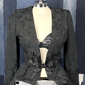 Vintage A.J Bari 100% Silk Beaded Flower Waist Blazer. 🤭 Absolutely Gorgeous!!!